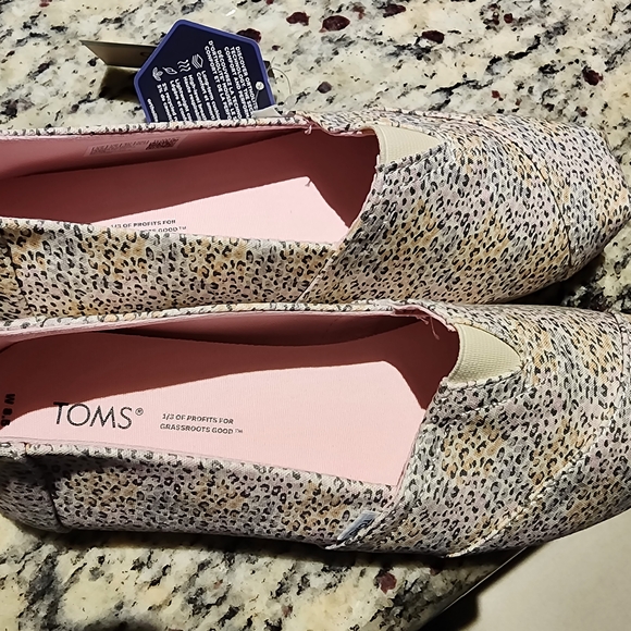 TOMS Women's Leopard Print Slip-On Shoes - Picture 1 of 7